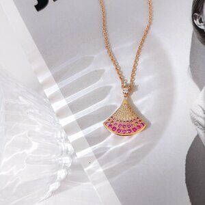 Bvlgari Women’s necklace